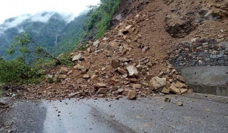 landslide in prithivi highway
